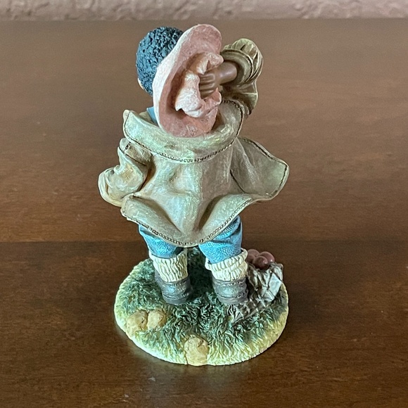 Pickin' Apples Girl and Boy Figurines, #11297-01 - Picture 7 of 13